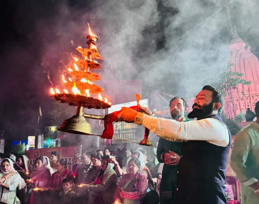 छेरछेरा के अवसर पर खारुन गंगा मैया की भव्य महाआरती